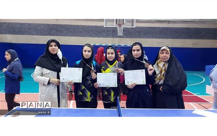 تیم منتخب دانش‌آموزان دختر منطقه ۴ سکوی سوم مسابقات تنیس روی میز را فتح کردند