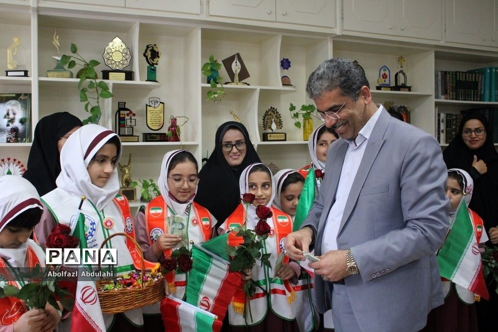 گرامیداشت هفته تربیت اسلامی و روز امور تربیتی توسط دانش‌آموزان استان بوشهر