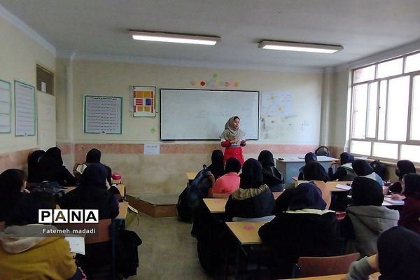 برگزاری دوره‌های آموزشی هلال احمر در بهارستان 2