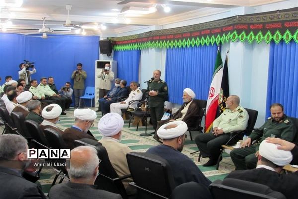 دیدار نیروهای مسلح و اعضای ستاد هفته دفاع مقدس با نماینده ولی فقیه