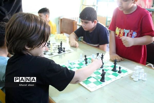 مسابقه شطرنج دانش‌آموزان به‌مناسبت هفته دفاع مقدس