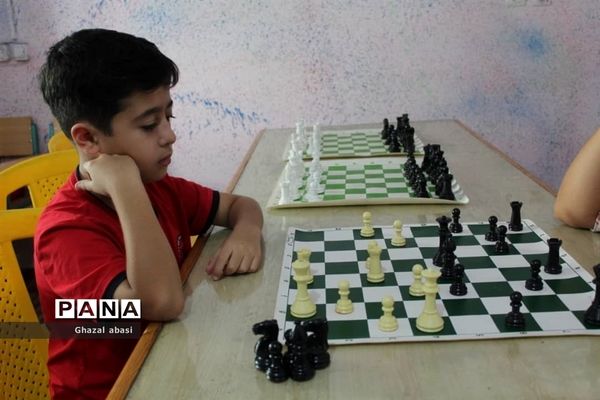 مسابقه شطرنج دانش‌آموزان به‌مناسبت هفته دفاع مقدس