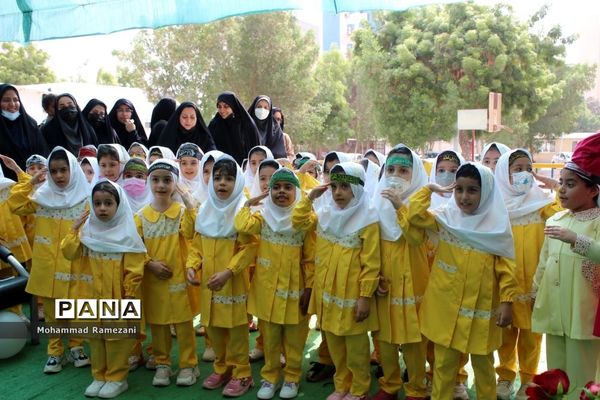 برگزاری مراسم غنچه‌ها در ناحیه یک بندرعباس