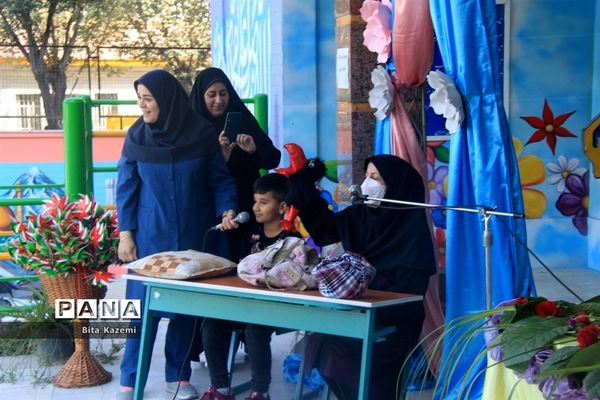 برگزاری مراسم جشن شکوفه‌ها در دبستان علی اکبر طالبی ناحیه یک شهرری