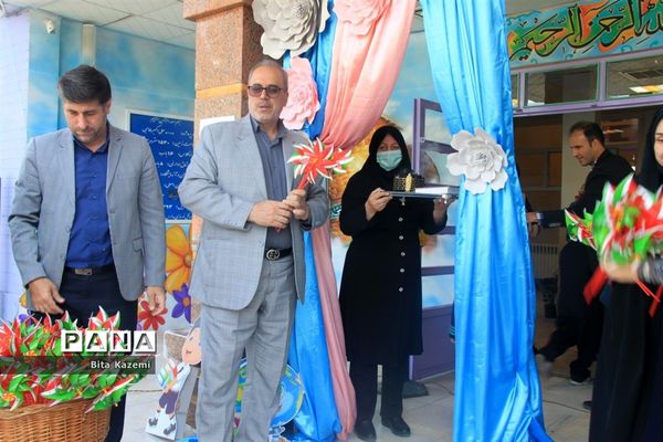 برگزاری مراسم جشن شکوفه‌ها در دبستان علی اکبر طالبی ناحیه یک شهرری