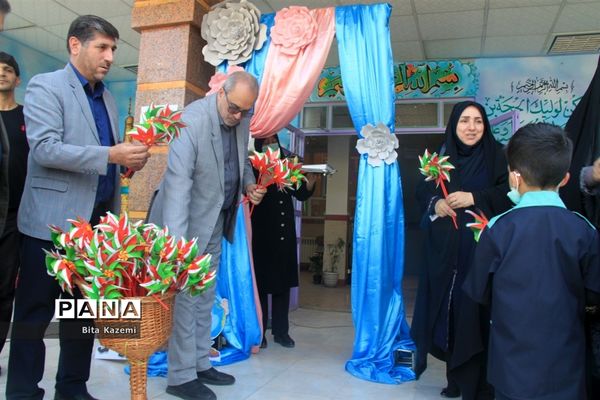 برگزاری مراسم جشن شکوفه‌ها در دبستان علی اکبر طالبی ناحیه یک شهرری