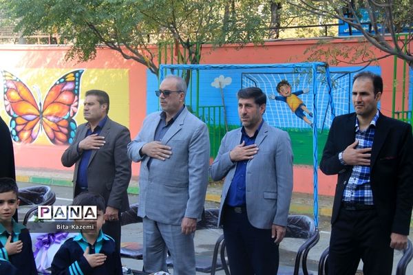 برگزاری مراسم جشن شکوفه‌ها در دبستان علی اکبر طالبی ناحیه یک شهرری