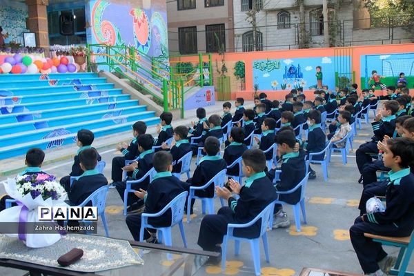 جشن شکوفه‌ها در مدارس ناحیه یک شهرری