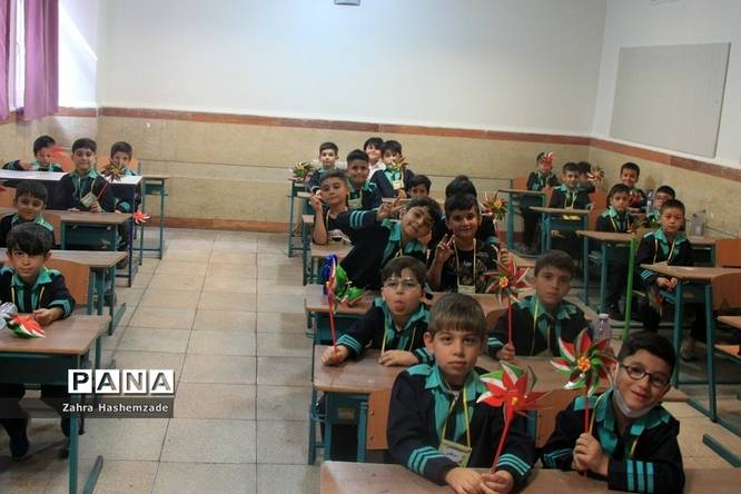 جشن شکوفهها در مدارس ناحیه یک شهرری