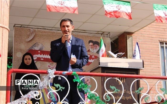 آینده‌ای درخشان در انتظار دانش‌آموزان مسئولیت‌پذیر است