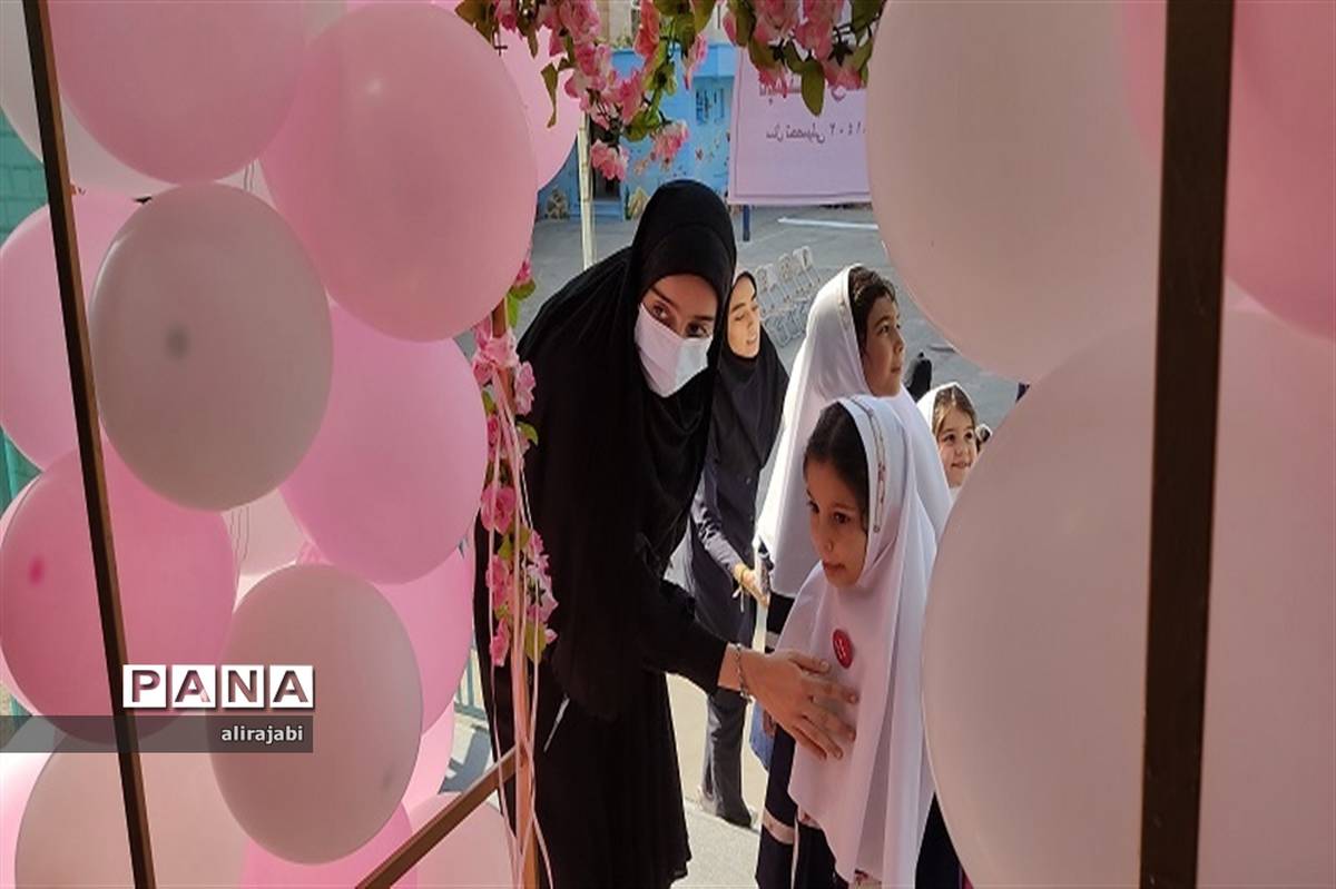 مراسم جشن شکوفه‌ها به‌مناسبت فرارسیدن ماه‌ مهربانی منطقه کهریزک