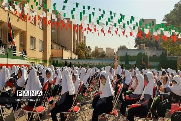 برگزاری جشن شکوفه‌ها در دبستان شهید تندگویان منطقه ۱۴