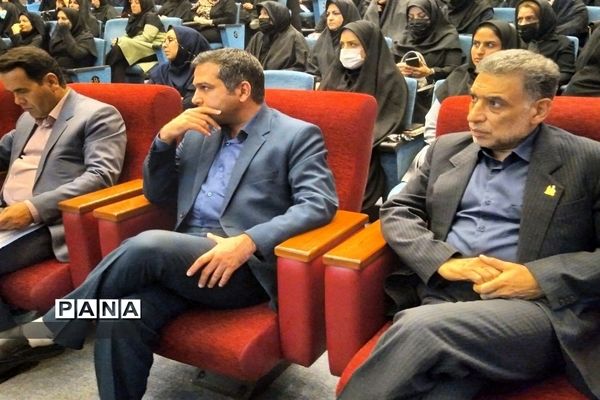 نخستین گردهمایی موسسان کودکستان‌ها در مشهد مقدس