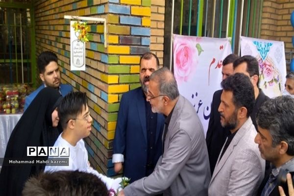 زنگ آغاز سال تحصیلی مدارس استثنایی با حضور شهردار تهران