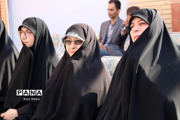 نواختن زنگ آغاز سال تحصیلی جدید مدارس بهارستان با حضور معاون رئیس‌جمهوری