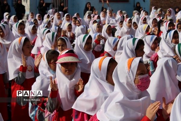 نواختن زنگ آغاز سال تحصیلی جدید مدارس بهارستان با حضور معاون رئیس‌جمهوری