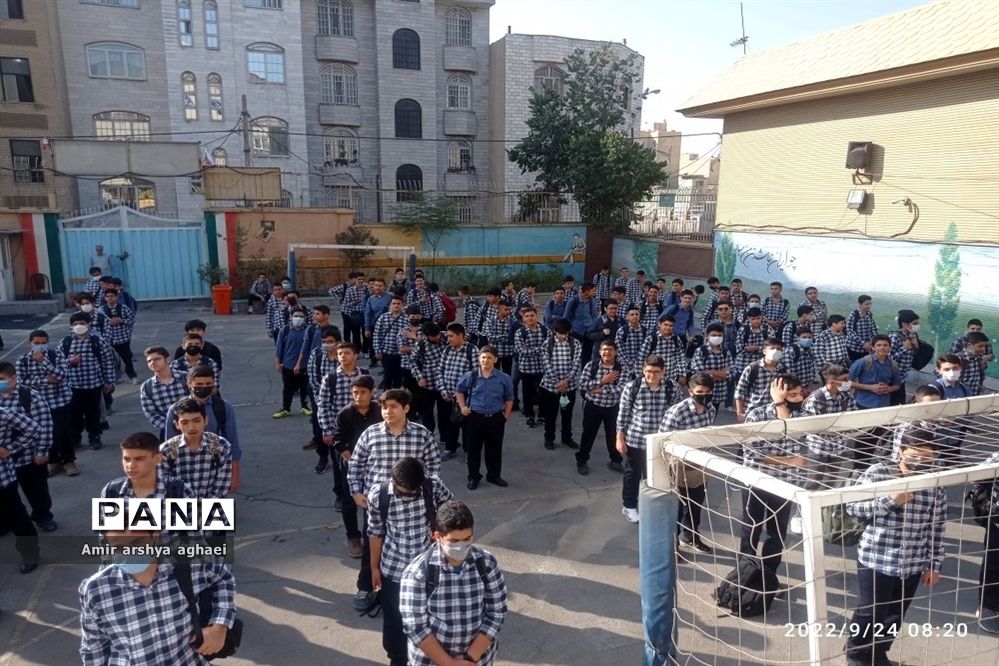 مراسم بازگشایی مدارس در دبیرستان حر بن ریاحی منطقه ۱۳