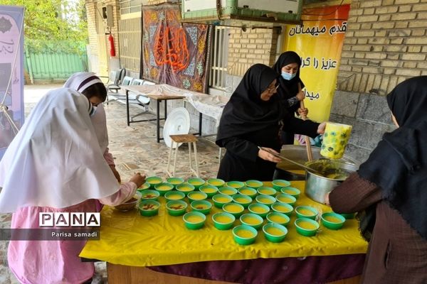 ‌زنگ مهر در دبیرستان زینبیه منطقه ۱۳ با حضور پرشور دانش‌آموزان نواخته شد