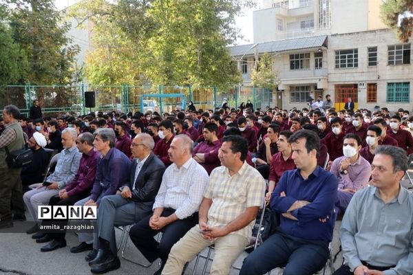 آیین بازگشایی مدارس و نواختن زنگ مهر در دبیرستان فتح شاهد