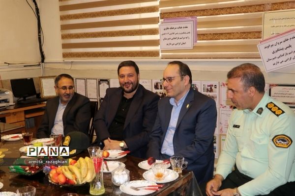 مراسم بازگشایی مدارس و شروع سال تحصیلی جدید در دبیرستان ایمان منطقه 3