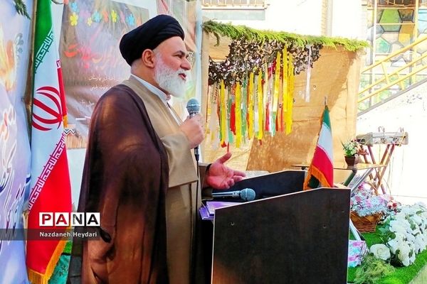 آیین نواختن زنگ مهر و مراسم بازگشایی مدارس در بهارستان‌دو