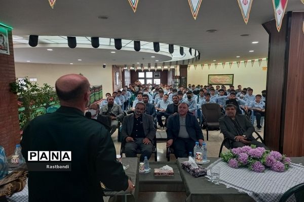 آیین بازگشایی مدارس و گرامیداشت هفته دفاع مقدس در هنرستان سپاه منطقه ۱۳