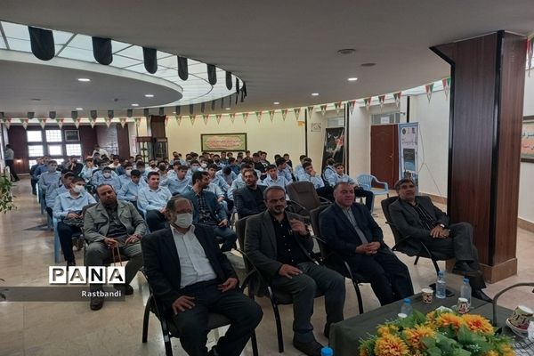 آیین بازگشایی مدارس و گرامیداشت هفته دفاع مقدس در هنرستان سپاه منطقه ۱۳