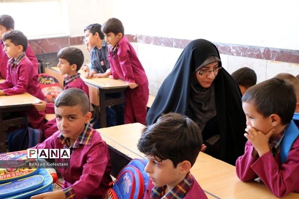 بازدید معاون وزیر آموزش و پرورش از مدارس آذربایجان غربی