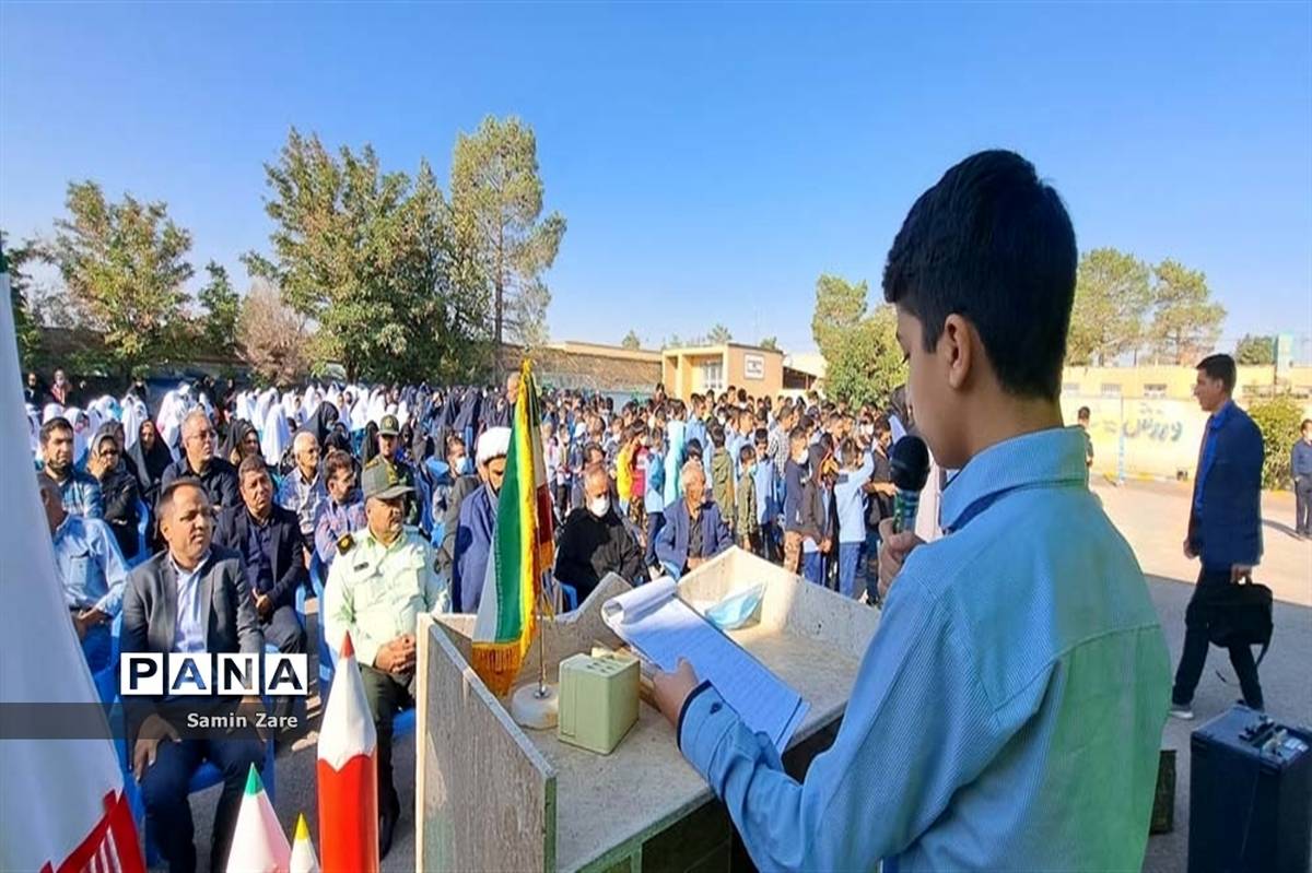 نواخته شدن زنگ آغاز سال تحصیلی در مدارس سورمق