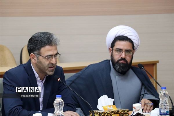 جلسه هماهنگی شور عاطفه‌ها در تالار معلم تبریز