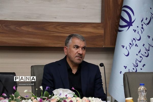 جلسه هماهنگی شور عاطفه‌ها در تالار معلم تبریز