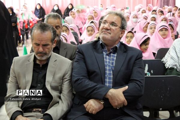 برگزاری یادواره شهدا در دبستان دخترانه شاهد سمنان