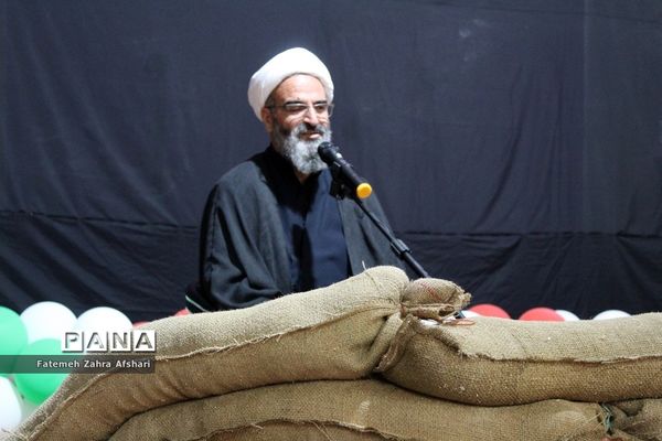برگزاری یادواره شهدا در دبستان دخترانه شاهد سمنان