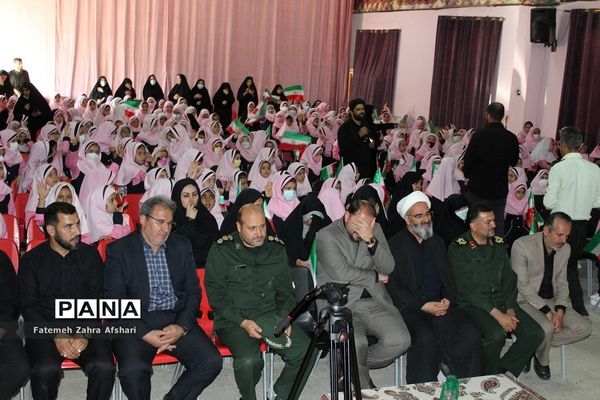 برگزاری یادواره شهدا در دبستان دخترانه شاهد سمنان