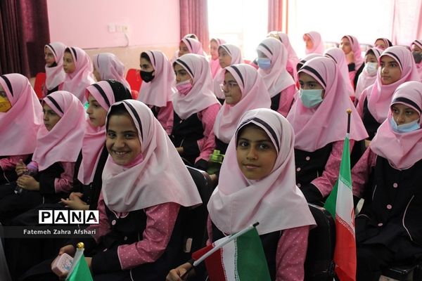 برگزاری یادواره شهدا در دبستان دخترانه شاهد سمنان