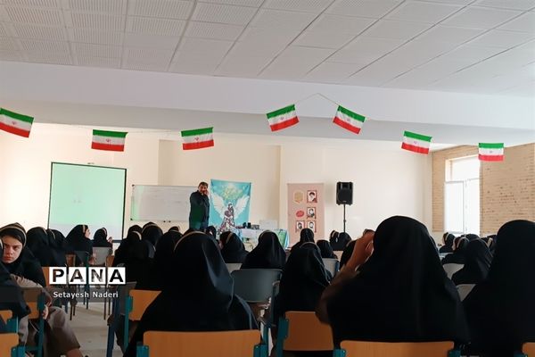 برگزاری یادواره شهدا در مدرسه عترت شهرستان قرچک