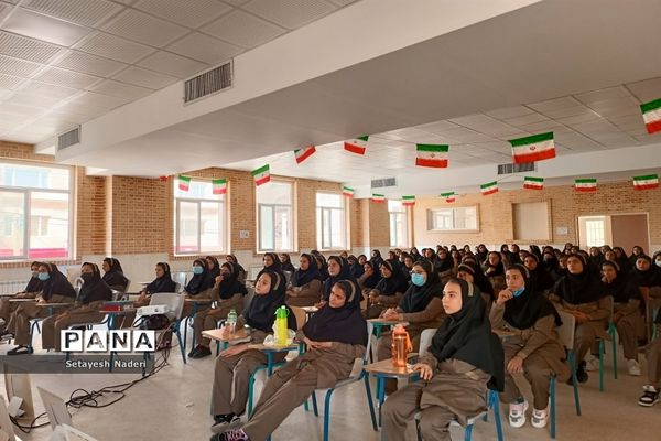 برگزاری یادواره شهدا در مدرسه عترت شهرستان قرچک
