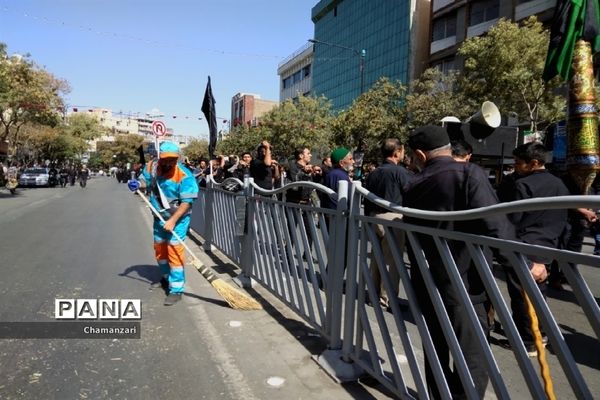 بزرگترین اجتماع دوست‌داران امام رضا(ع) در مشهد