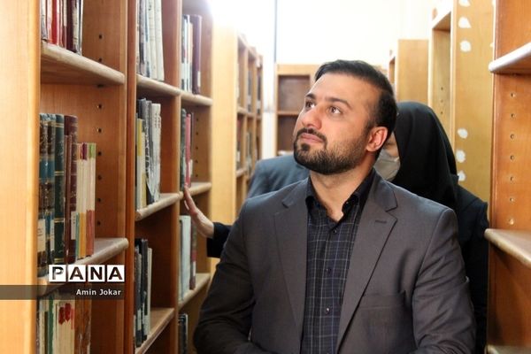 بازدید اعضای مرکز سنجش و پایش کیفیت آموزشی وزارت آموزش و پرورش از کتابخانه دانش‌آموز در شیراز