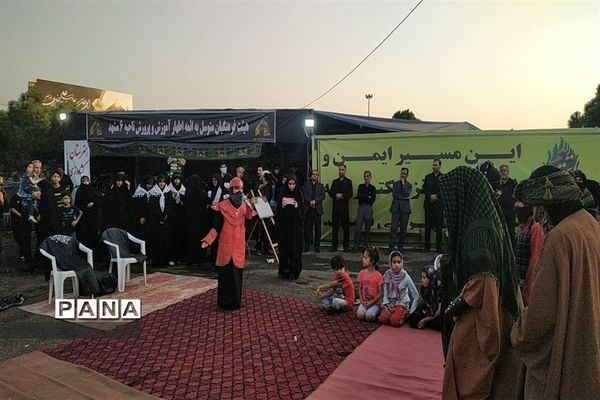 فعالیت دانش‌آموزان و فرهنگیان ناحیه۶ مشهد مقدس در موکب خدمت‌رسانی به زائران پیاده امام رئوف