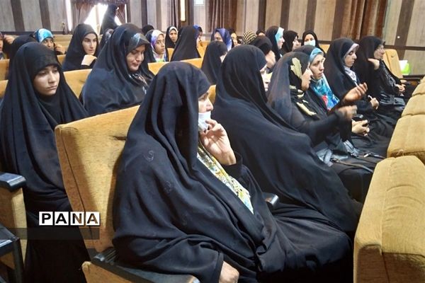 نشست روشنگری هفته دفاع مقدس در شهرستان قرچک