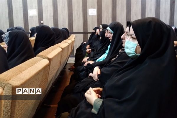نشست روشنگری هفته دفاع مقدس در شهرستان قرچک