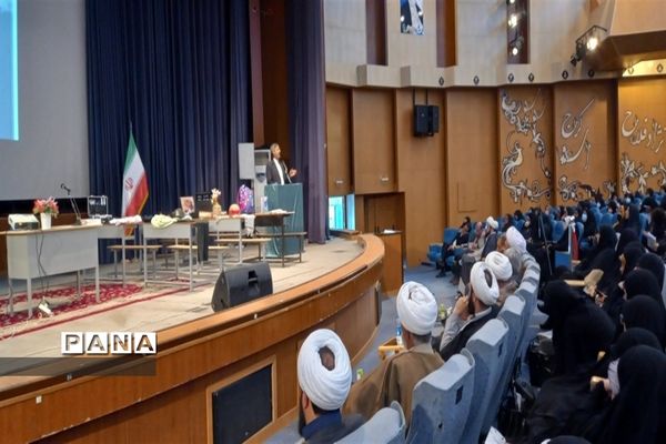 نشست کمیته‌های همکاری حوزه علمیه با آموزش و پرورش در مبلقین طرح امین در البرز