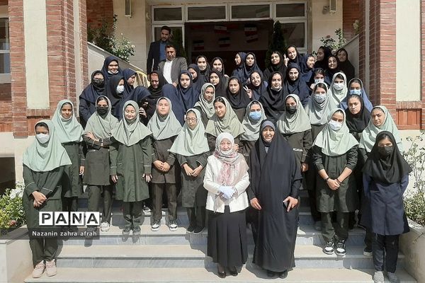 بازگشایی مدرسه خیرساز مهرآفرین در روستای مهرآباد رودهن