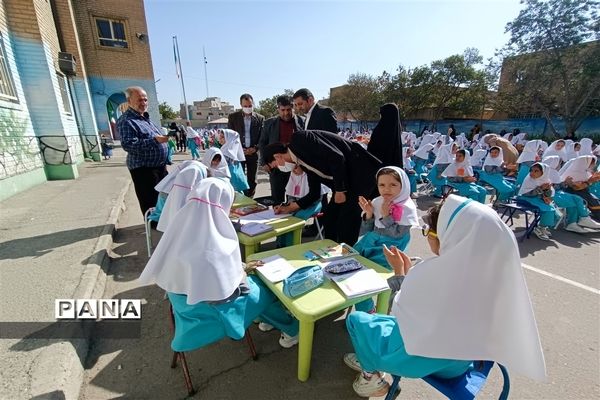 برگزاری جشن عاطفه‌ها در دبستان دخترانه حضرت زینب ۲