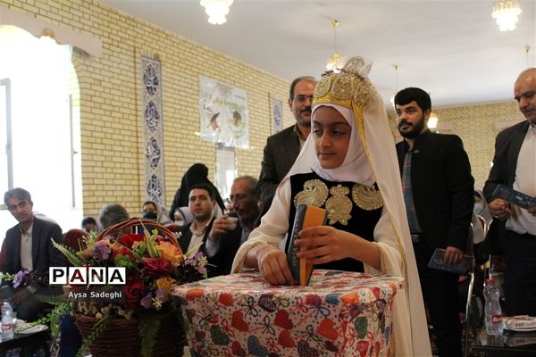 جشن عاطفه‌ها در دبستان حاج سید‌ابراهیم بوشهری