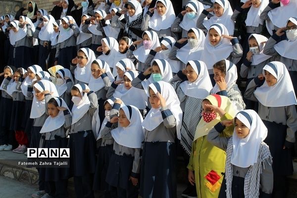 زنگ جشن عاطفه‌ها در مدارس سمنان نواخته شد