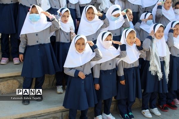 زنگ جشن عاطفه‌ها در مدارس سمنان نواخته شد