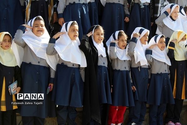 زنگ جشن عاطفه‌ها در مدارس سمنان نواخته شد