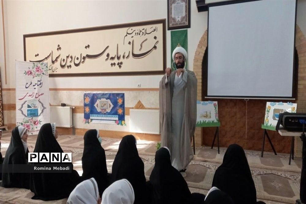 مراسم افتتاحیه طرح مصباح‌الهدی در آموزشگاه شاهد فاطمه زهرا(س) اسلامشهر